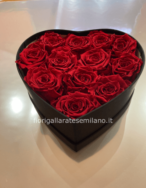 quadro a cuore con muschio stabilizzato » Fiori a Gallarate. Acquista  online per invio e consegna a domicilio di fiori e piante a Gallarate.